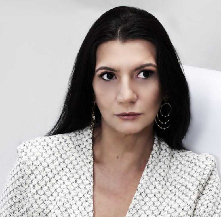 Retrato de Ana Paula Balhes Caodaglio